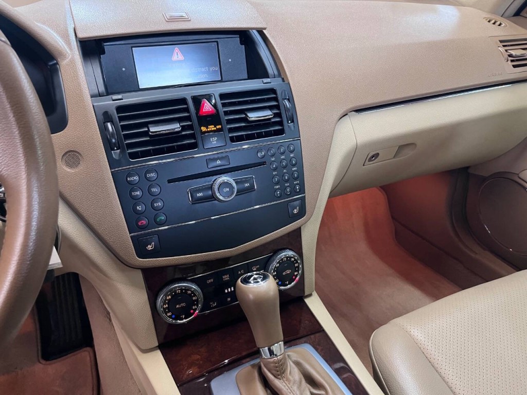 2008 Mercedes-Benz C-Class Image 17