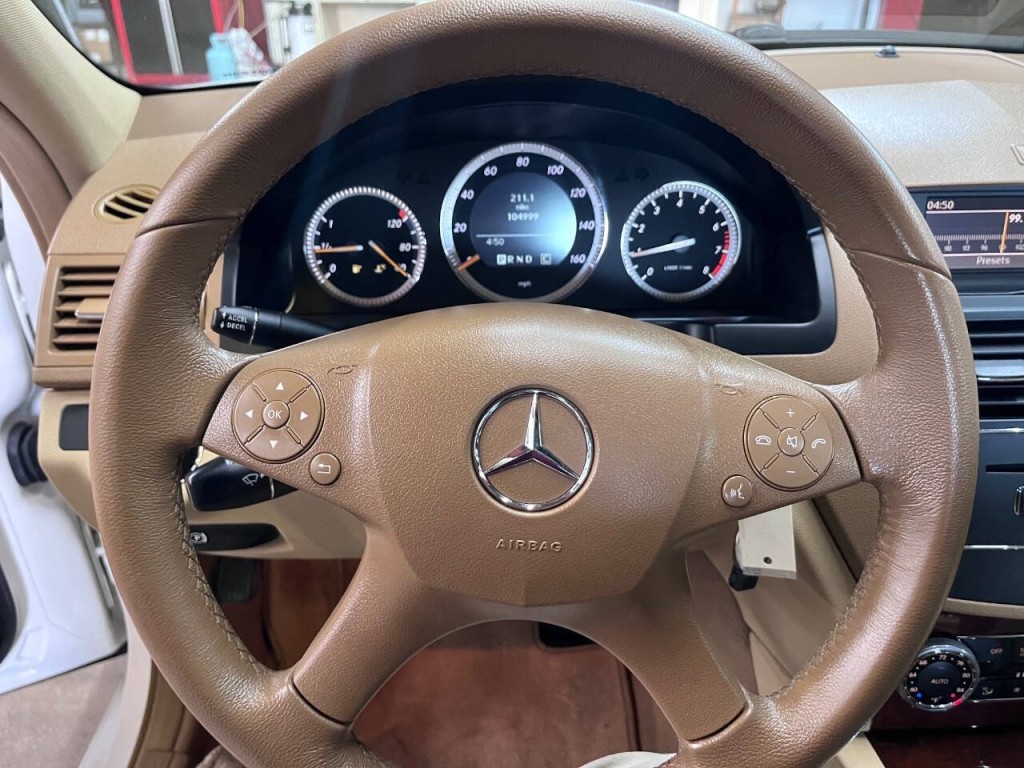 2008 Mercedes-Benz C-Class Image 18