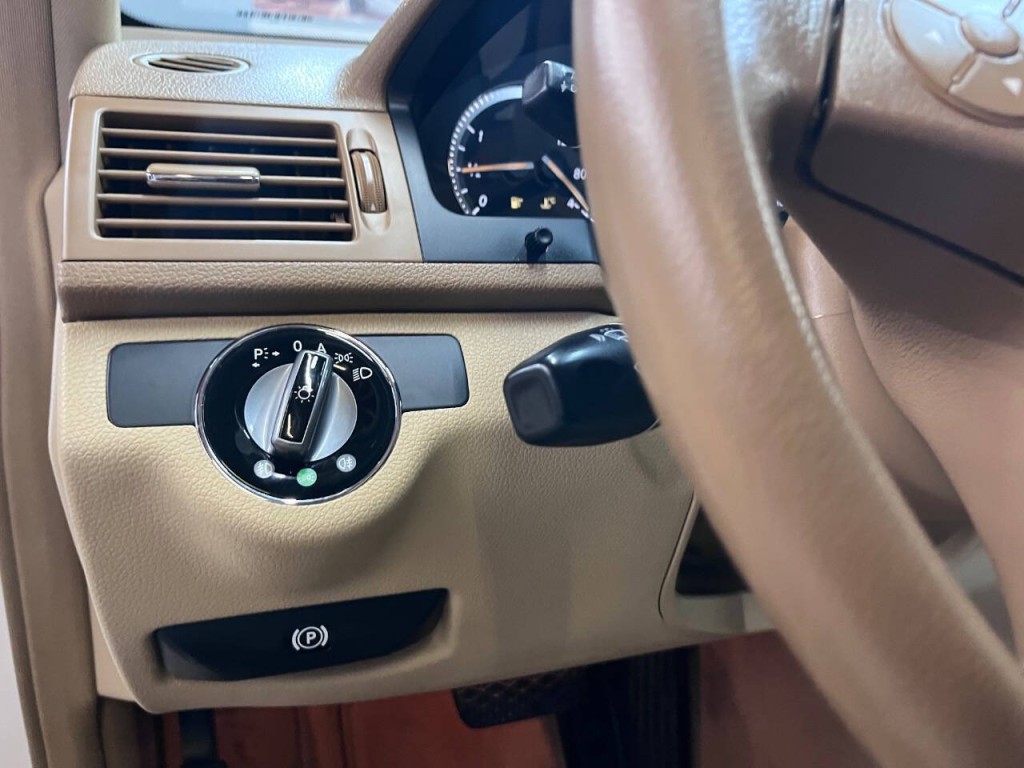 2008 Mercedes-Benz C-Class Image 19