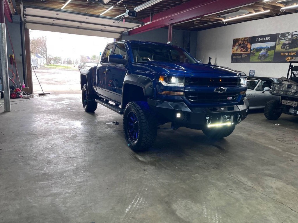 2016 Chevrolet Silverado 1500 Image 2