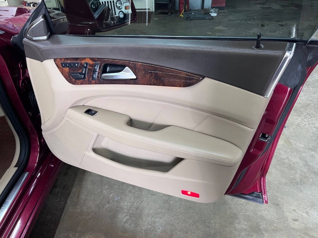 2013 Mercedes-Benz CLS-Class Image 9