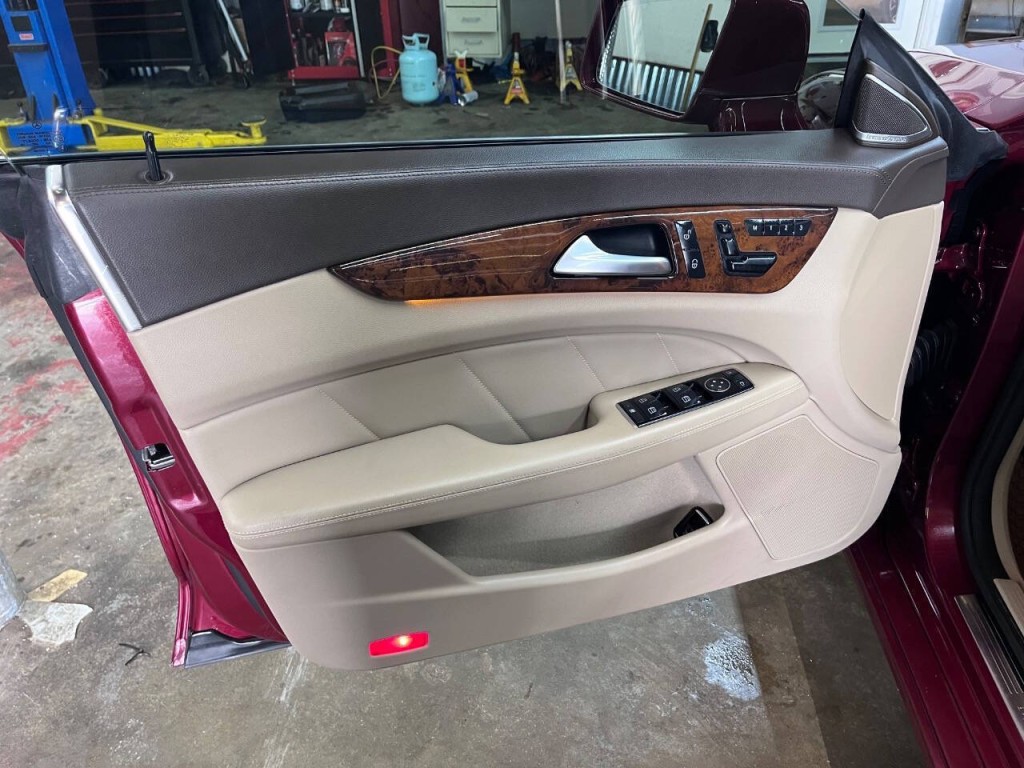 2013 Mercedes-Benz CLS-Class Image 16