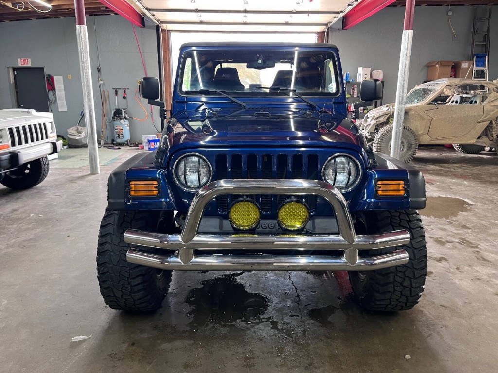 2004 Jeep Wrangler Image 3