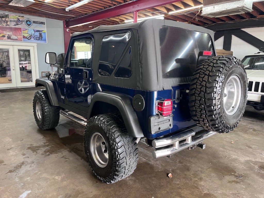 2004 Jeep Wrangler Image 5