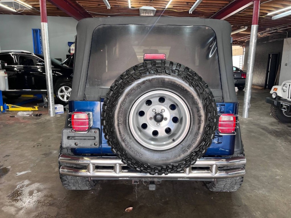 2004 Jeep Wrangler Image 6