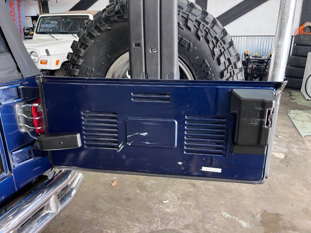 2004 Jeep Wrangler Image 13