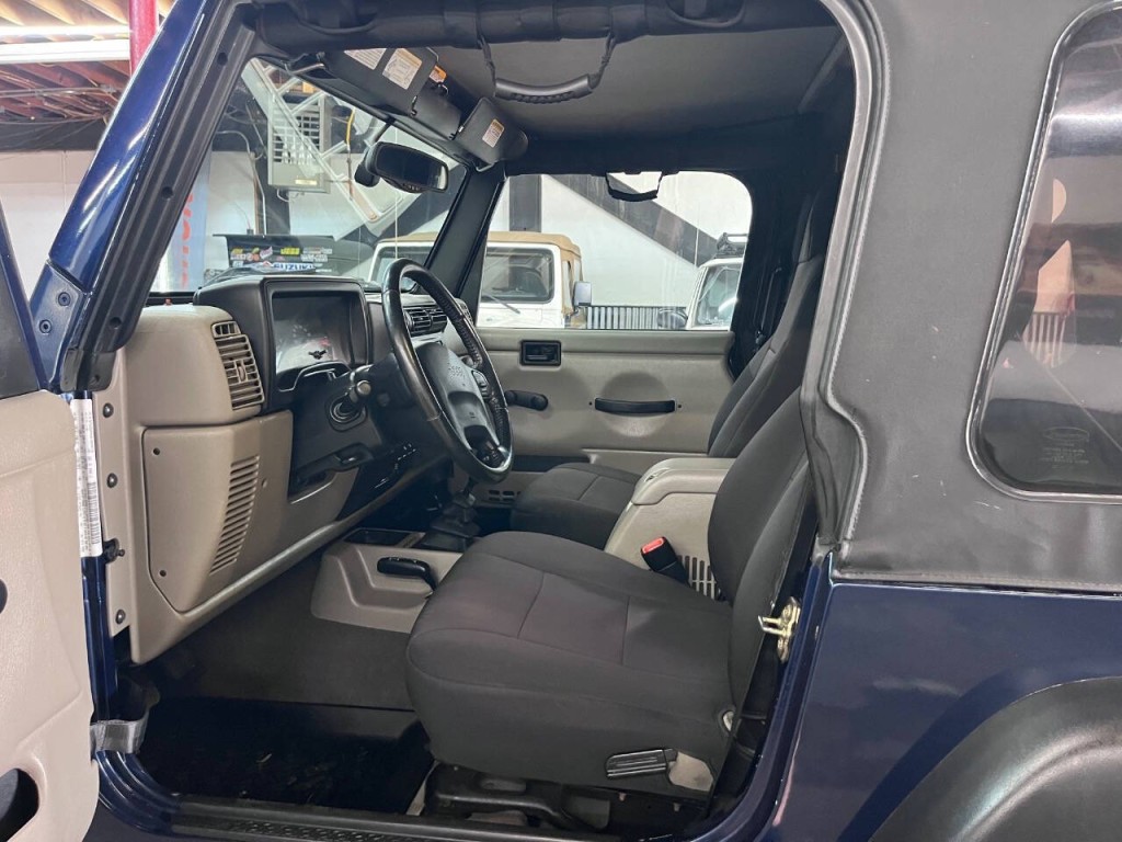 2004 Jeep Wrangler Image 15