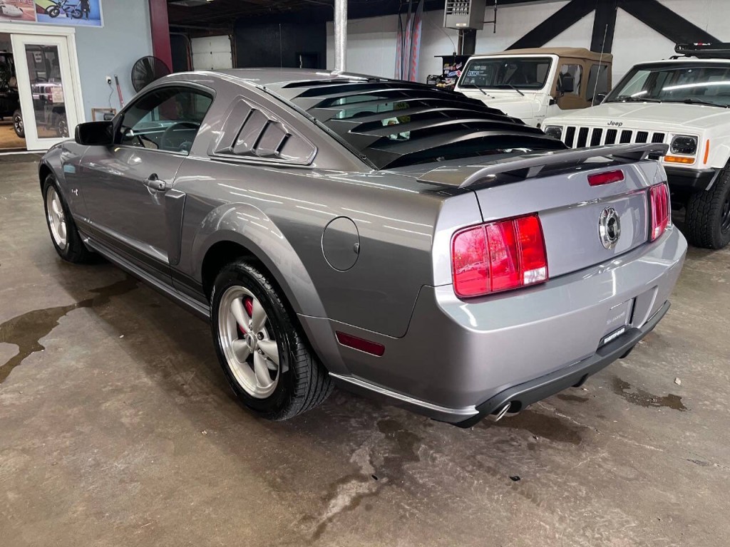 2007 Ford Mustang Image 5