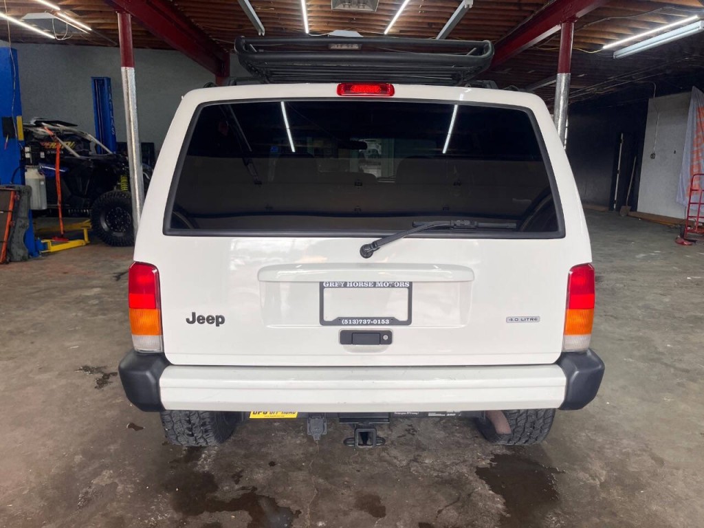 2001 Jeep Cherokee Image 6