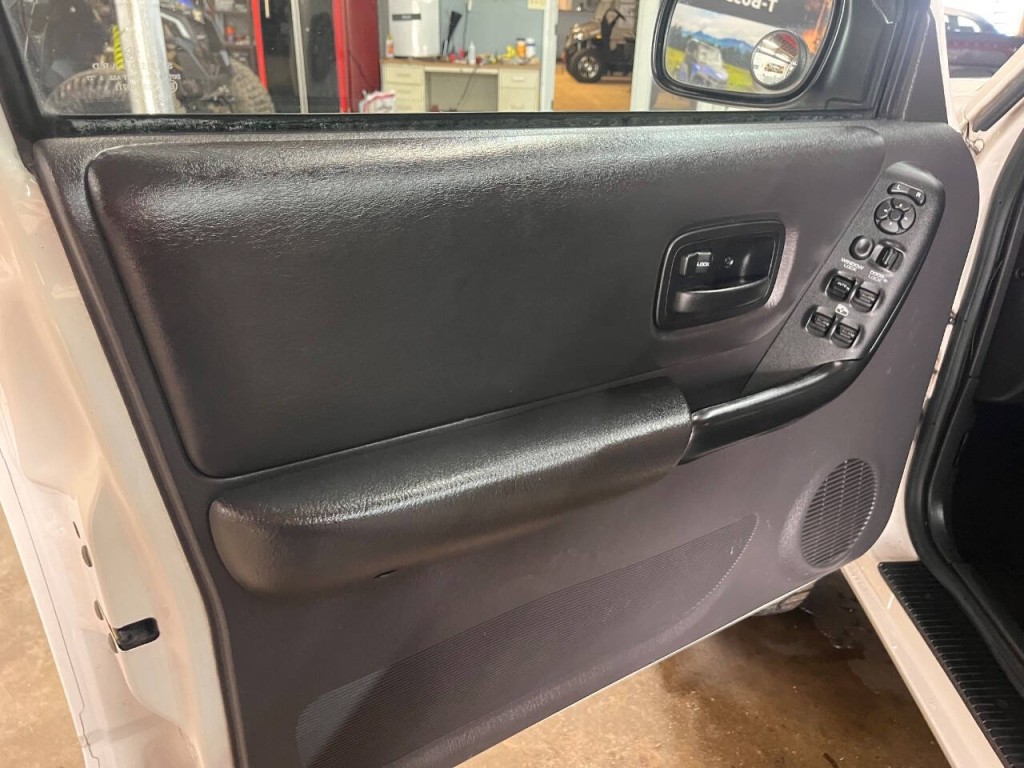 2001 Jeep Cherokee Image 15