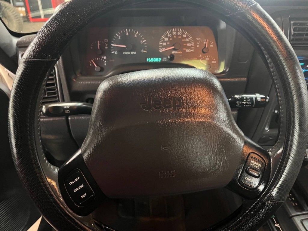 2001 Jeep Cherokee Image 17