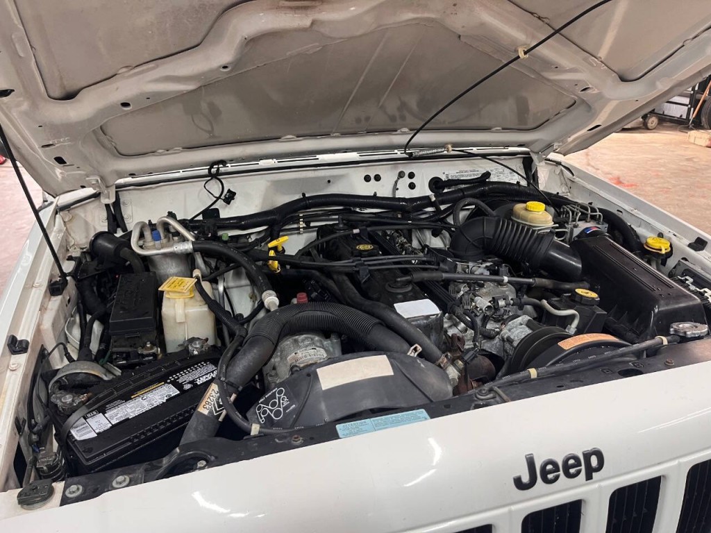 2001 Jeep Cherokee Image 18