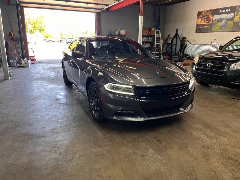 2018 Dodge Charger Image 2