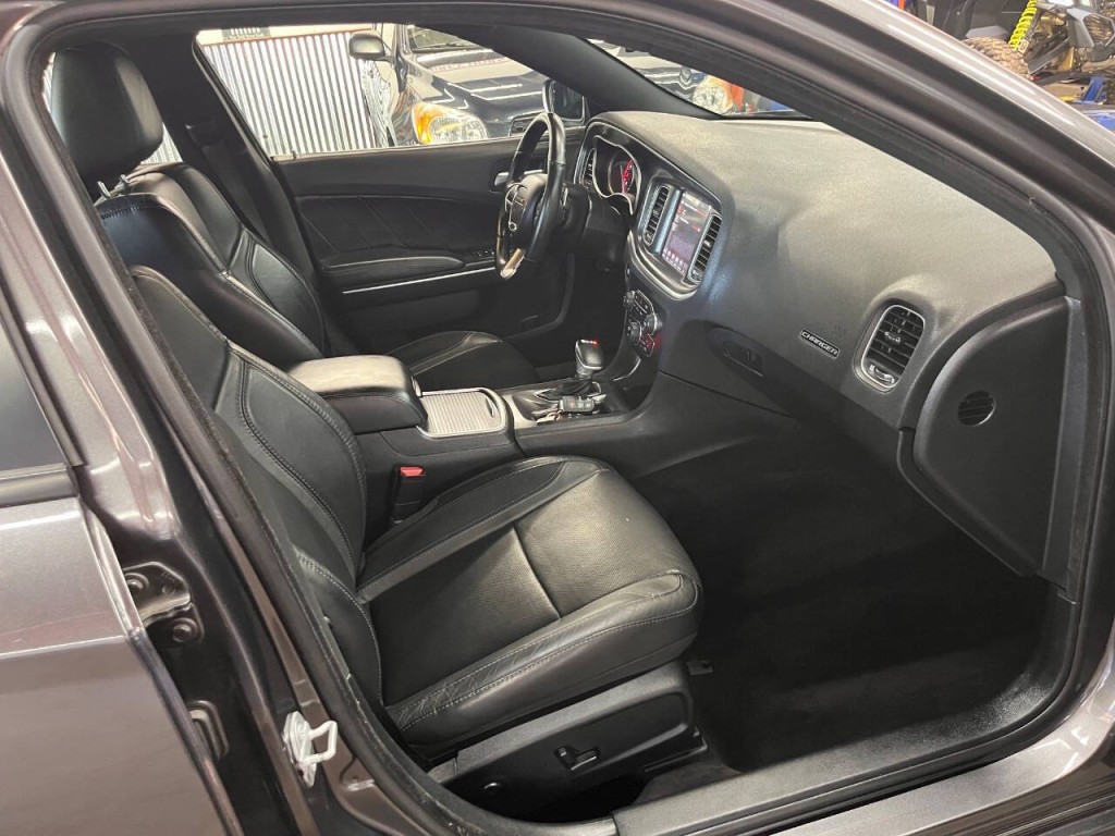 2018 Dodge Charger Image 9