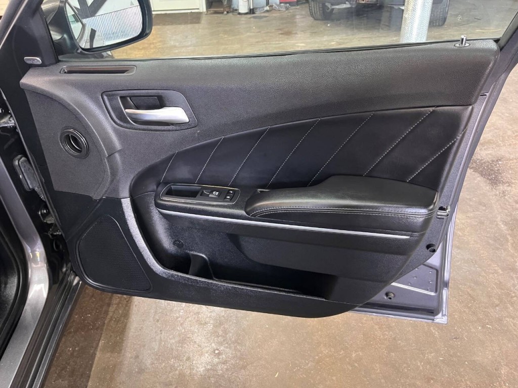 2018 Dodge Charger Image 10