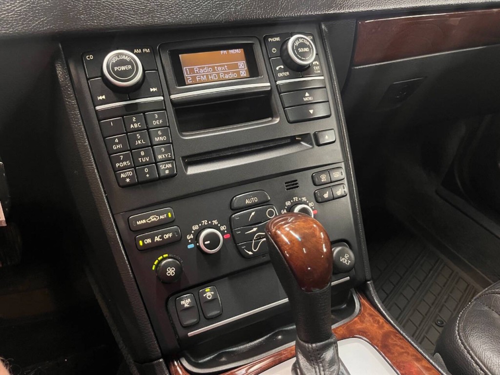 2014 Volvo XC90 Image 17