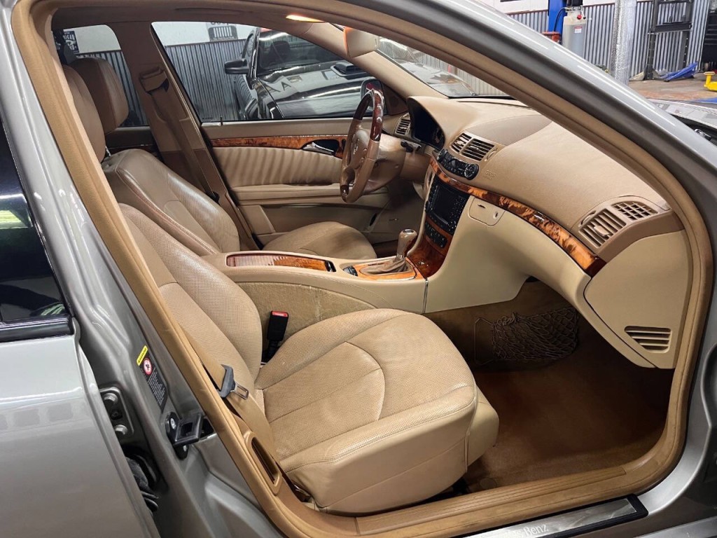 2007 Mercedes-Benz E-Class Image 8