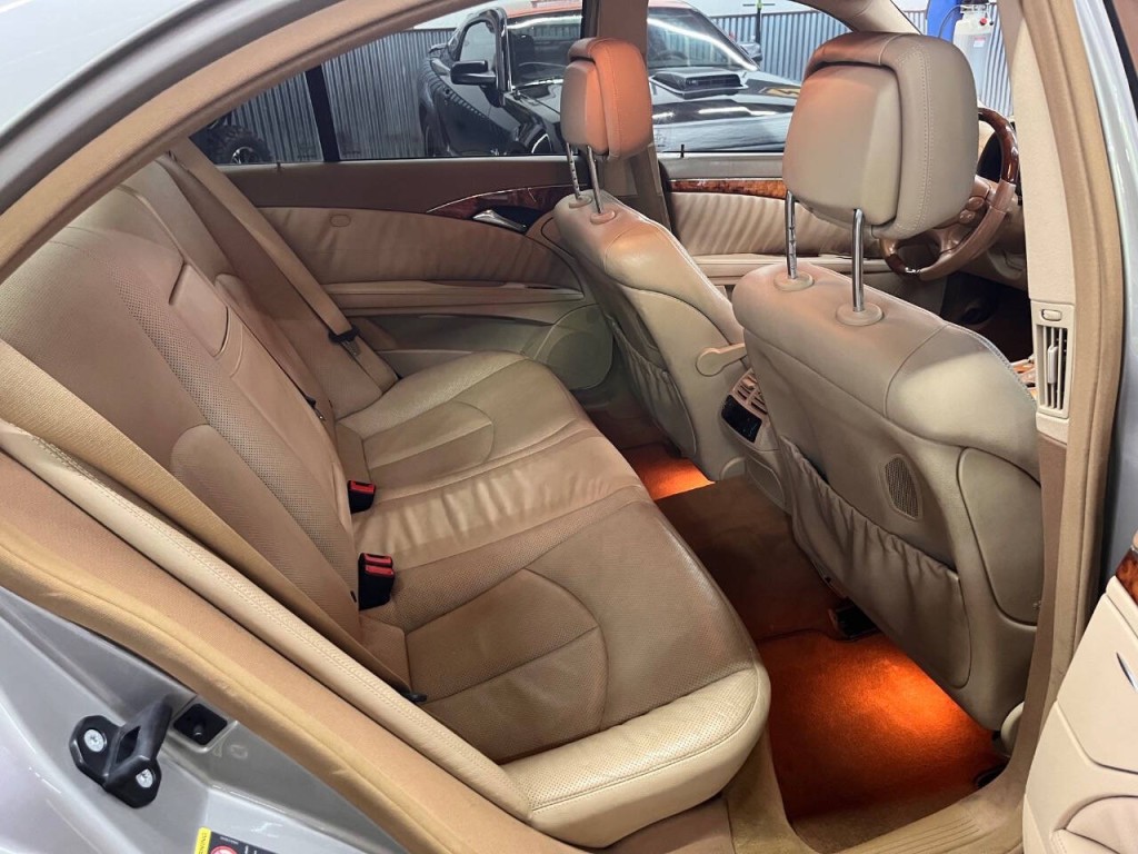 2007 Mercedes-Benz E-Class Image 10