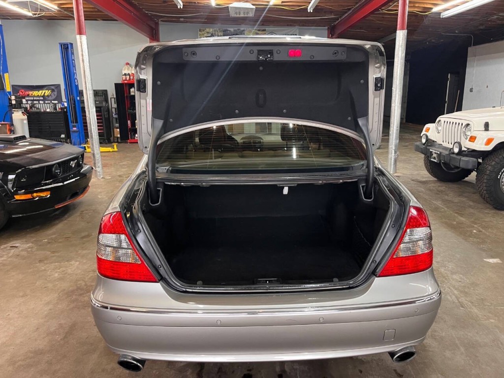 2007 Mercedes-Benz E-Class Image 11