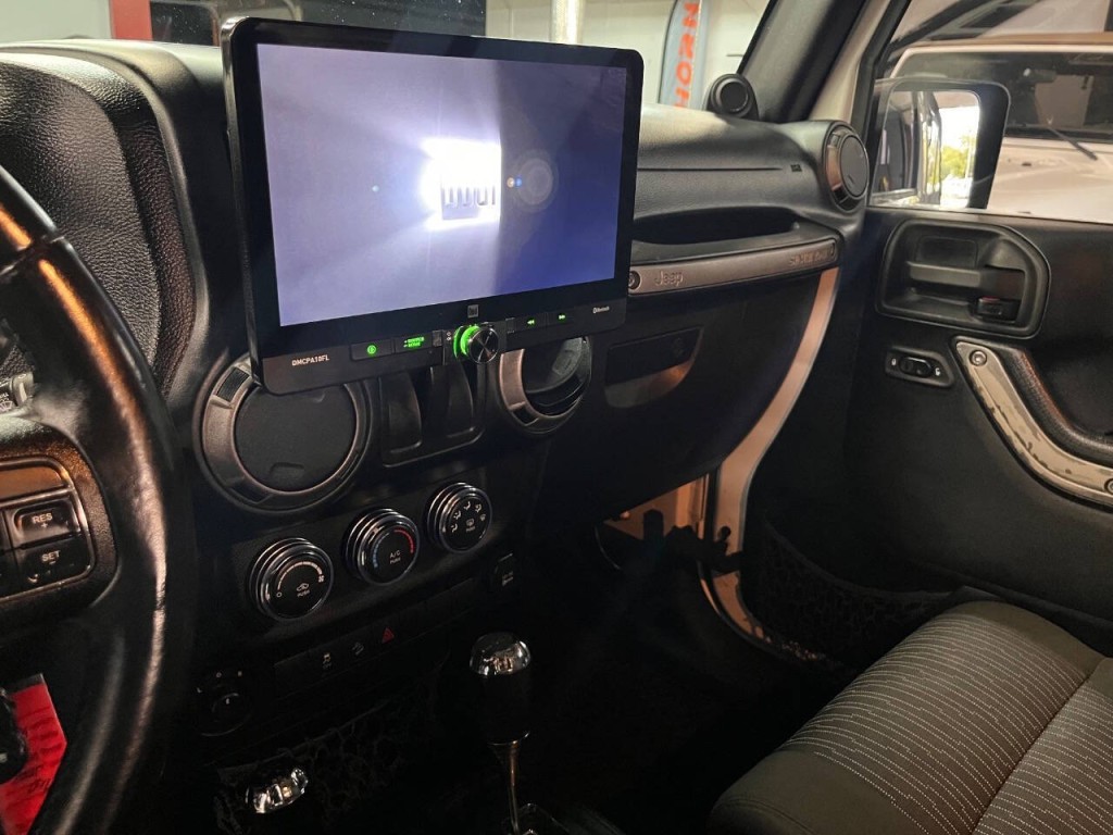 2012 Jeep Wrangler Image 13