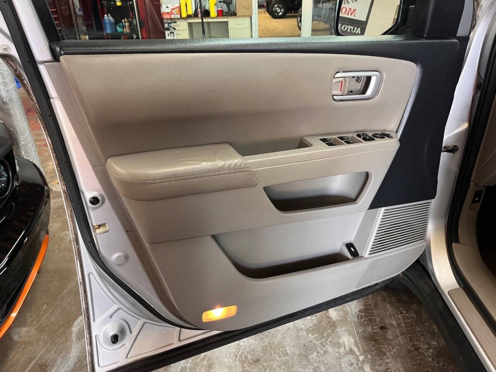 2014 Honda Pilot Image 17