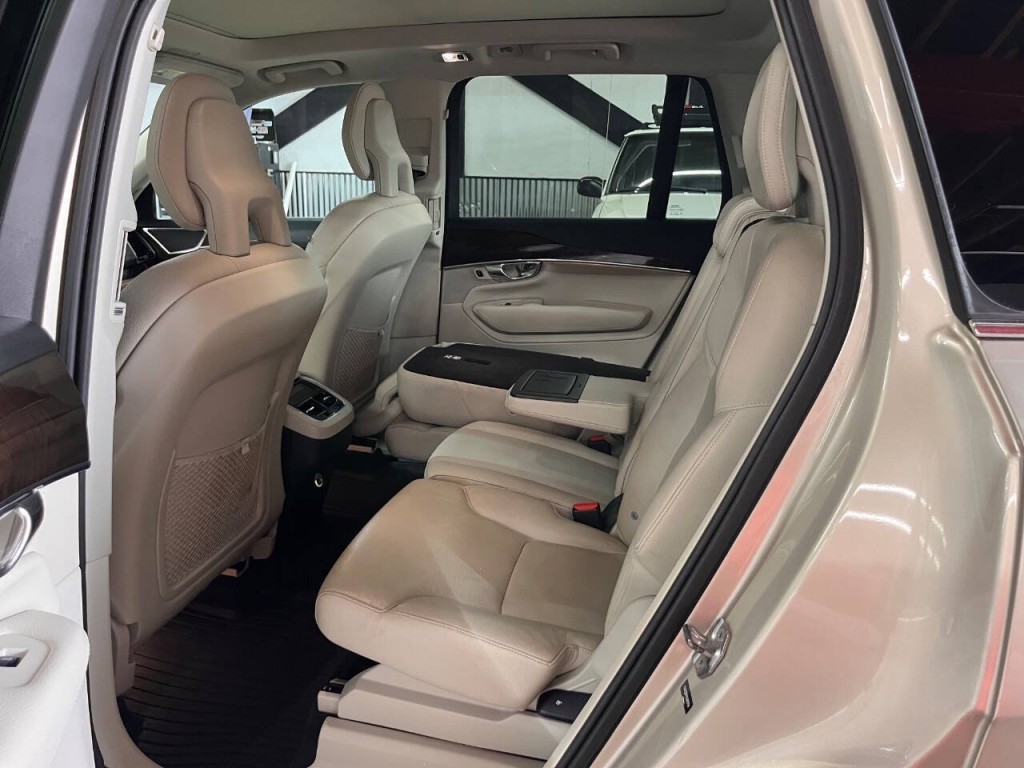 2016 Volvo XC90 Image 15