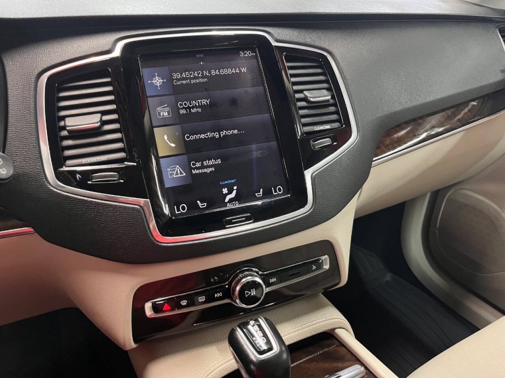 2016 Volvo XC90 Image 19