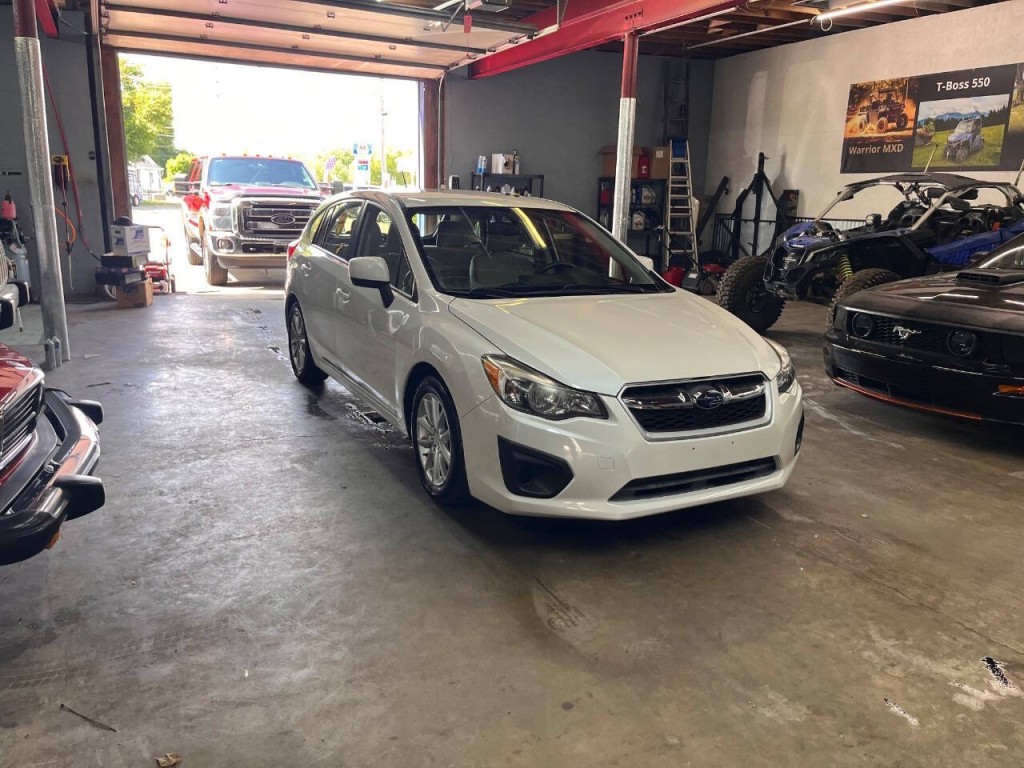 2014 Subaru Impreza Image 2