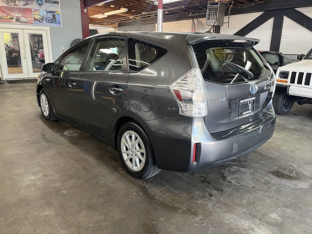 2014 Toyota Prius Image 5
