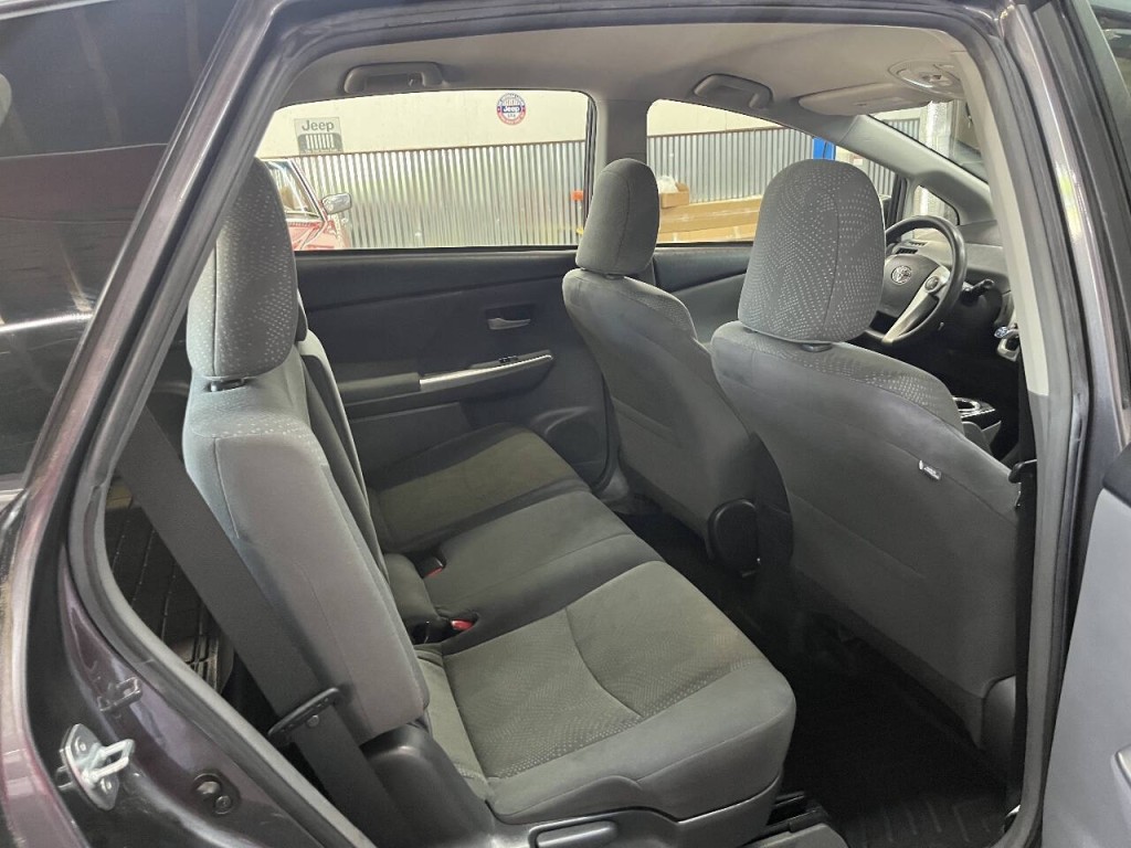 2014 Toyota Prius Image 10