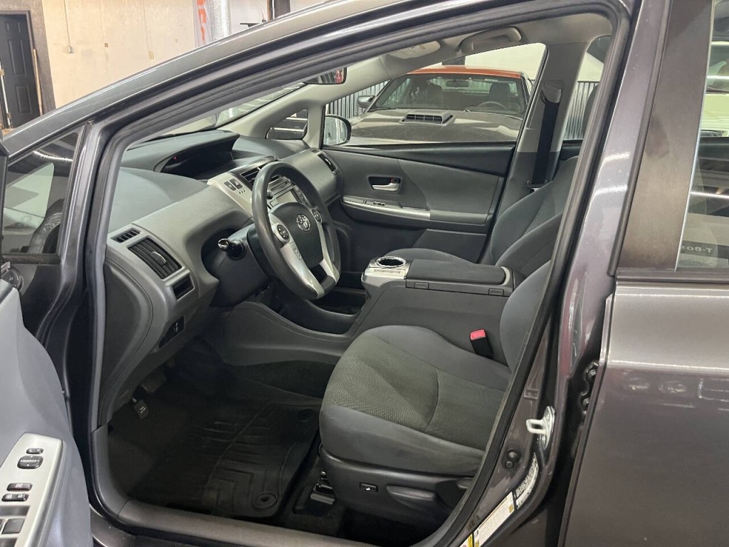 2014 Toyota Prius Image 14