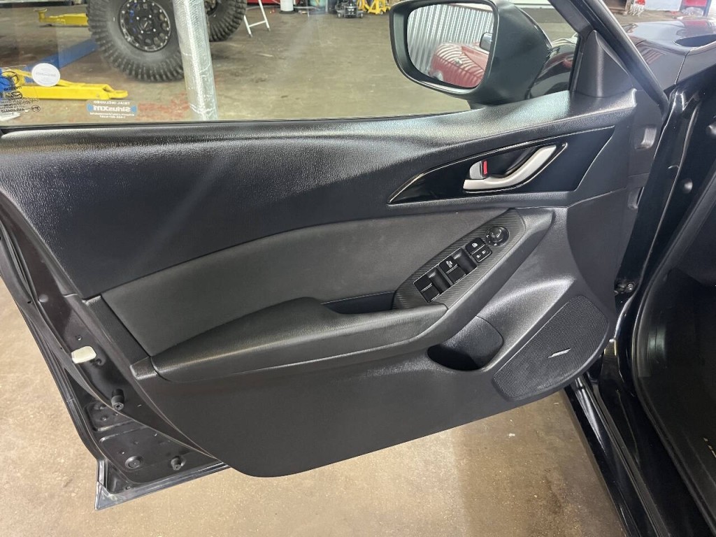2016 Mazda Mazda3 Image 14