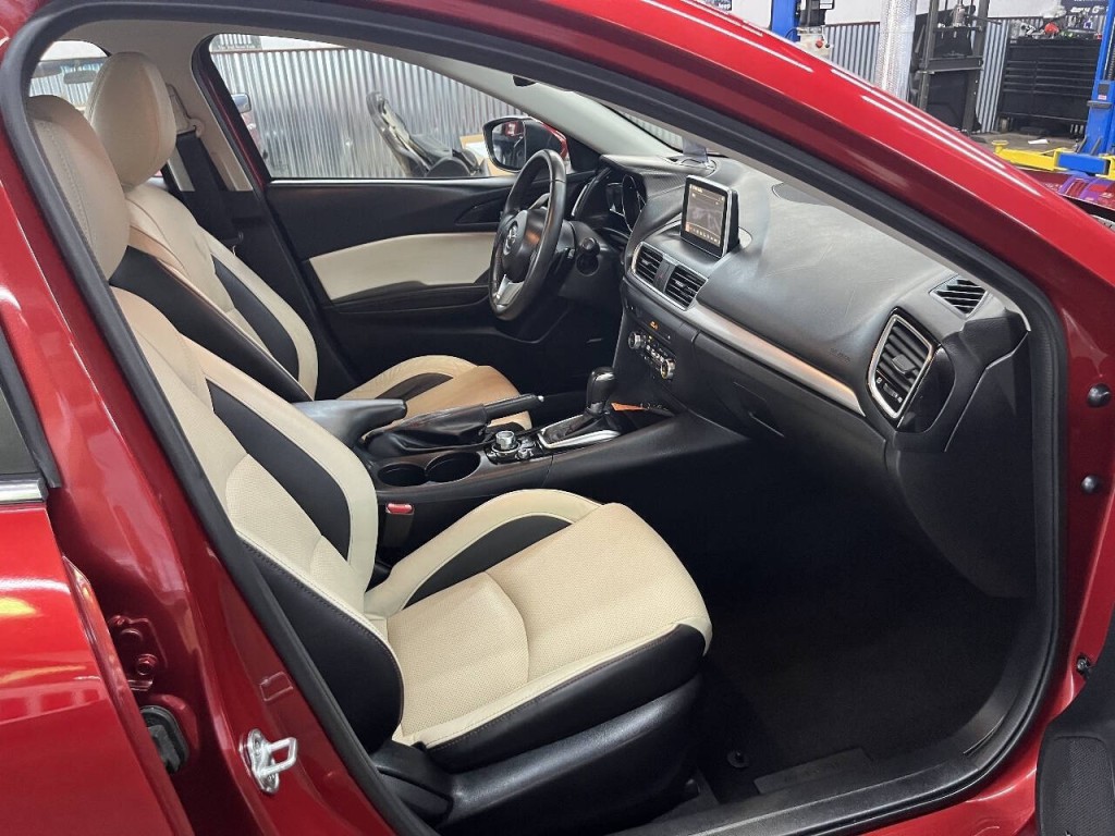 2014 Mazda Mazda3 Image 8