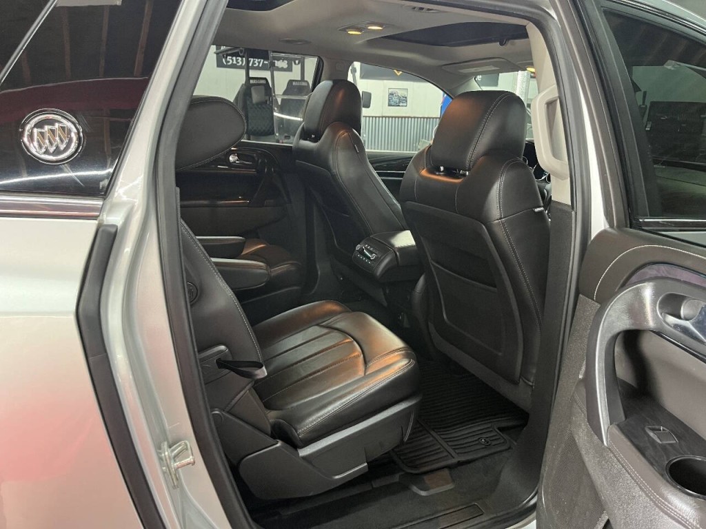 2017 Buick Enclave Image 10