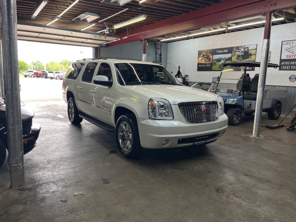 2012 GMC Yukon Image 2