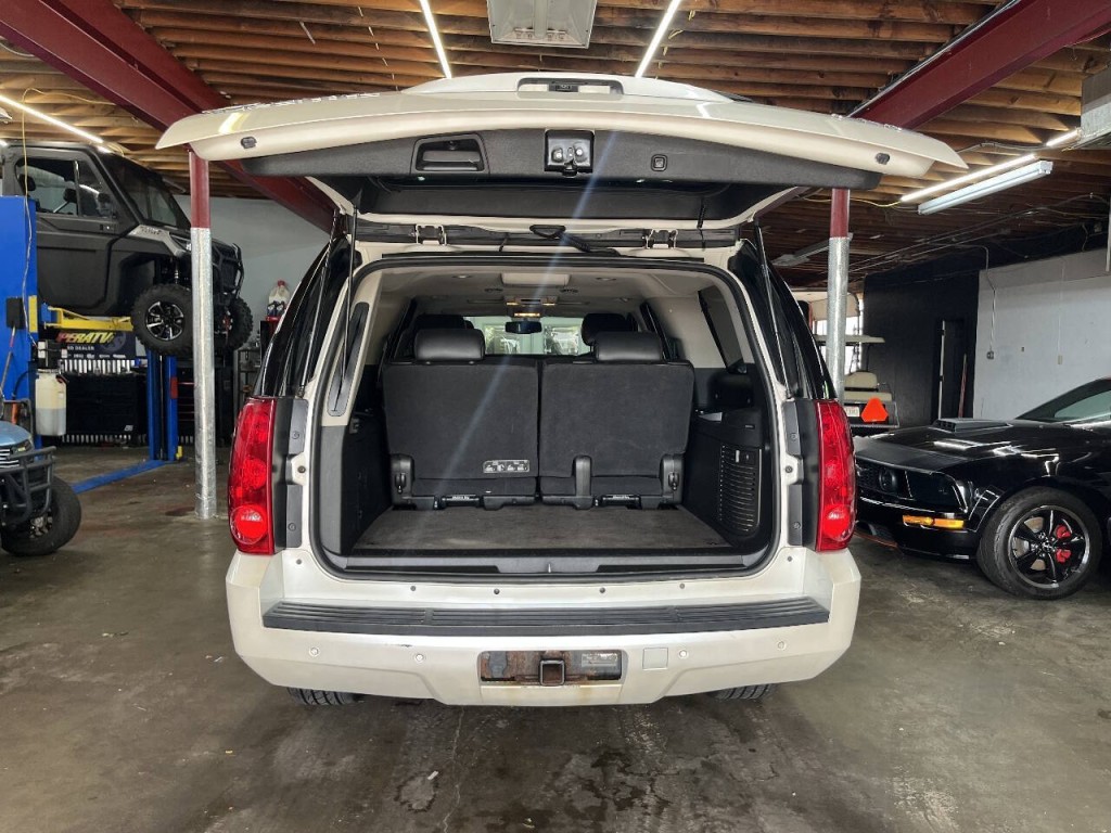2012 GMC Yukon Image 12