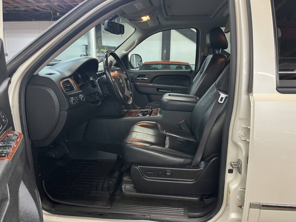 2012 GMC Yukon Image 16