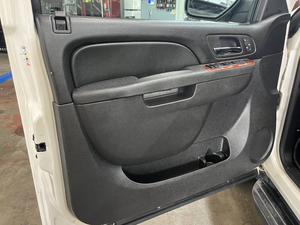 2012 GMC Yukon Image 17