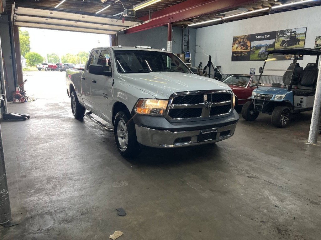 2016 RAM 1500 Image 2