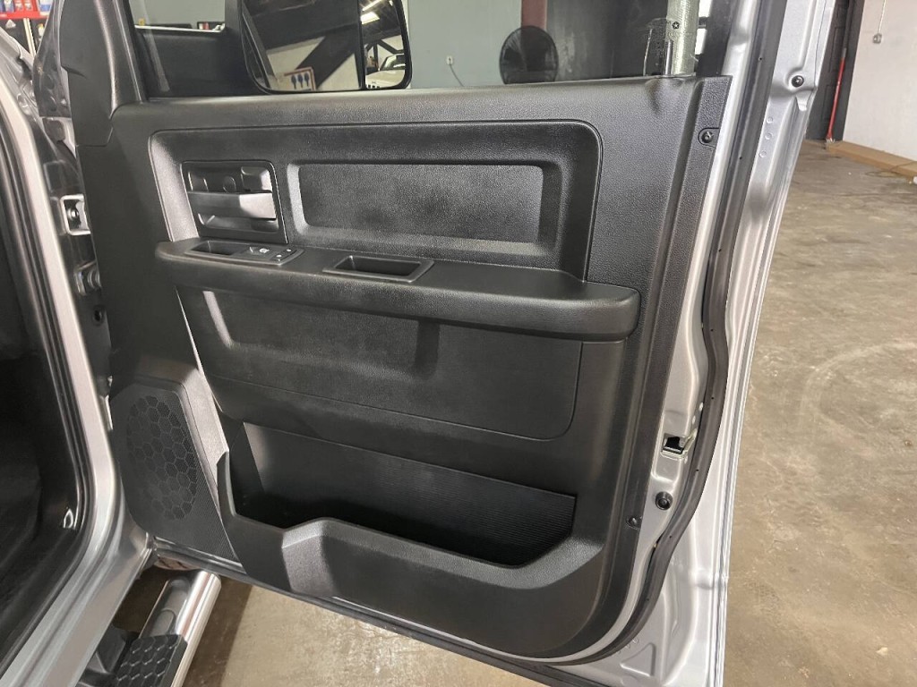2021 RAM 1500 Image 9