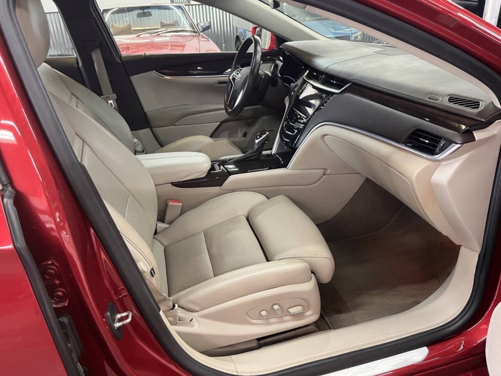2014 Cadillac XTS Image 8