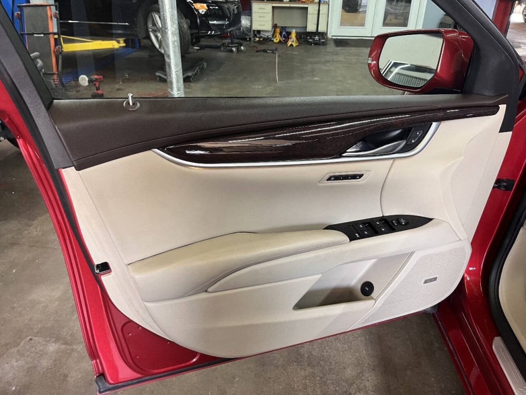 2014 Cadillac XTS Image 16