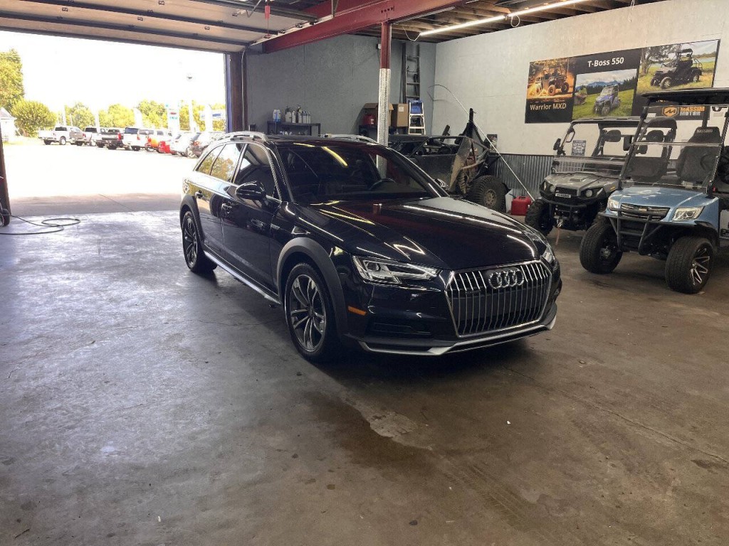 2017 Audi A4 Image 2