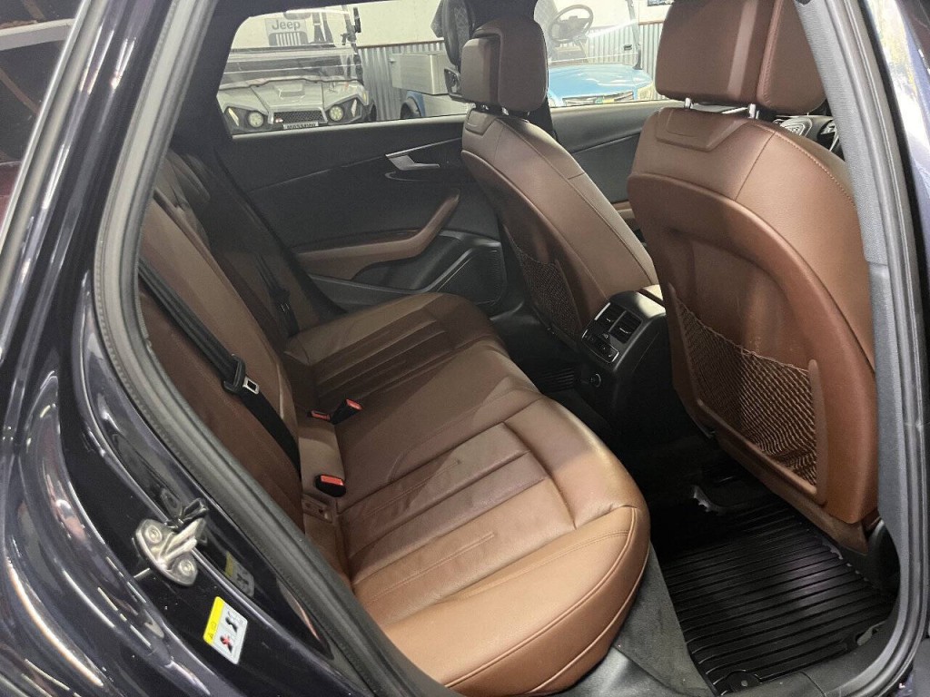 2017 Audi A4 Image 10