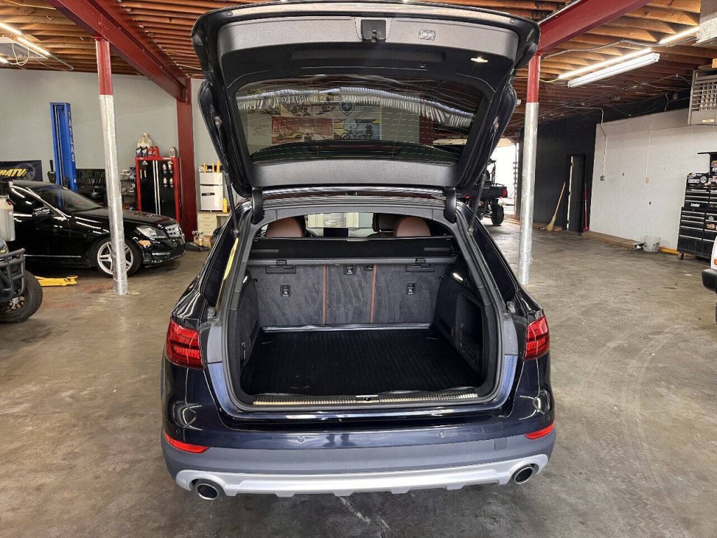 2017 Audi A4 Image 11