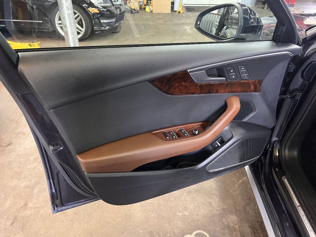 2017 Audi A4 Image 16