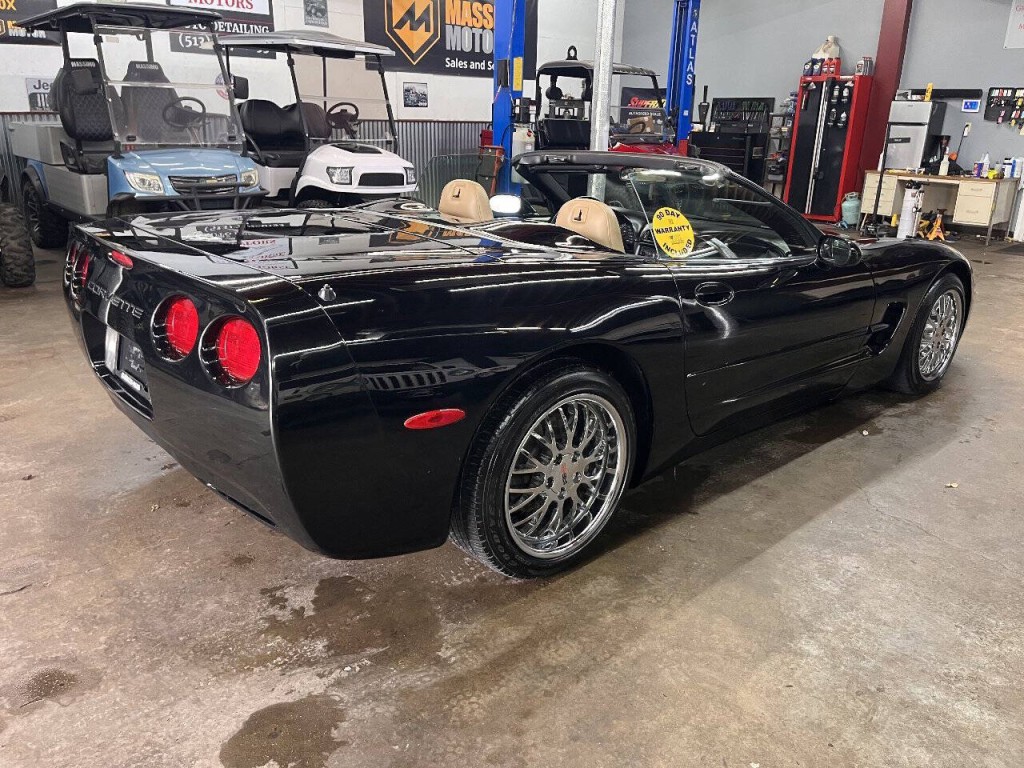 2003 Chevrolet Corvette Image 7