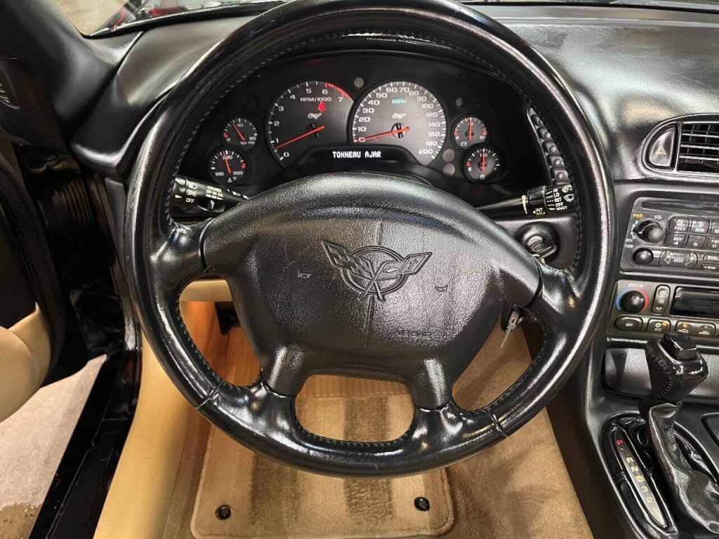 2003 Chevrolet Corvette Image 14
