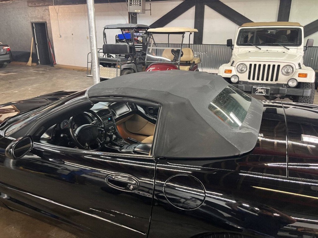 2003 Chevrolet Corvette Image 17