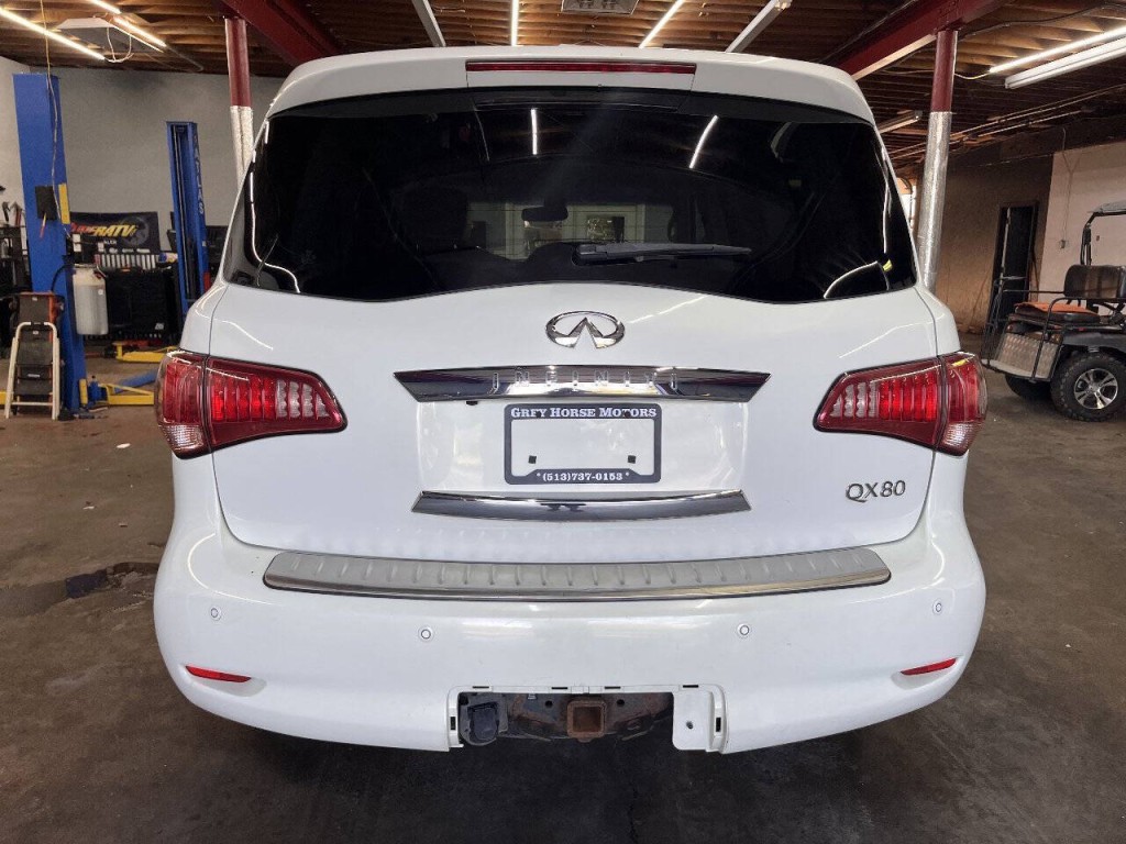 2014 INFINITI QX80 Image 6